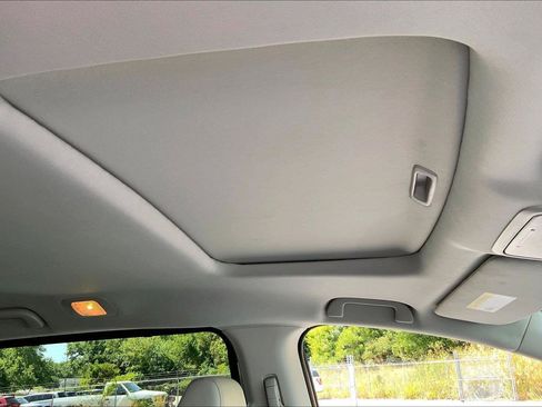 Used 2025 Honda Odyssey EX-L image 21