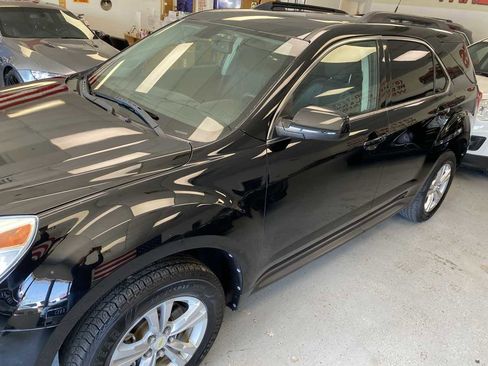 Used 2011 Chevrolet Equinox LT image 3