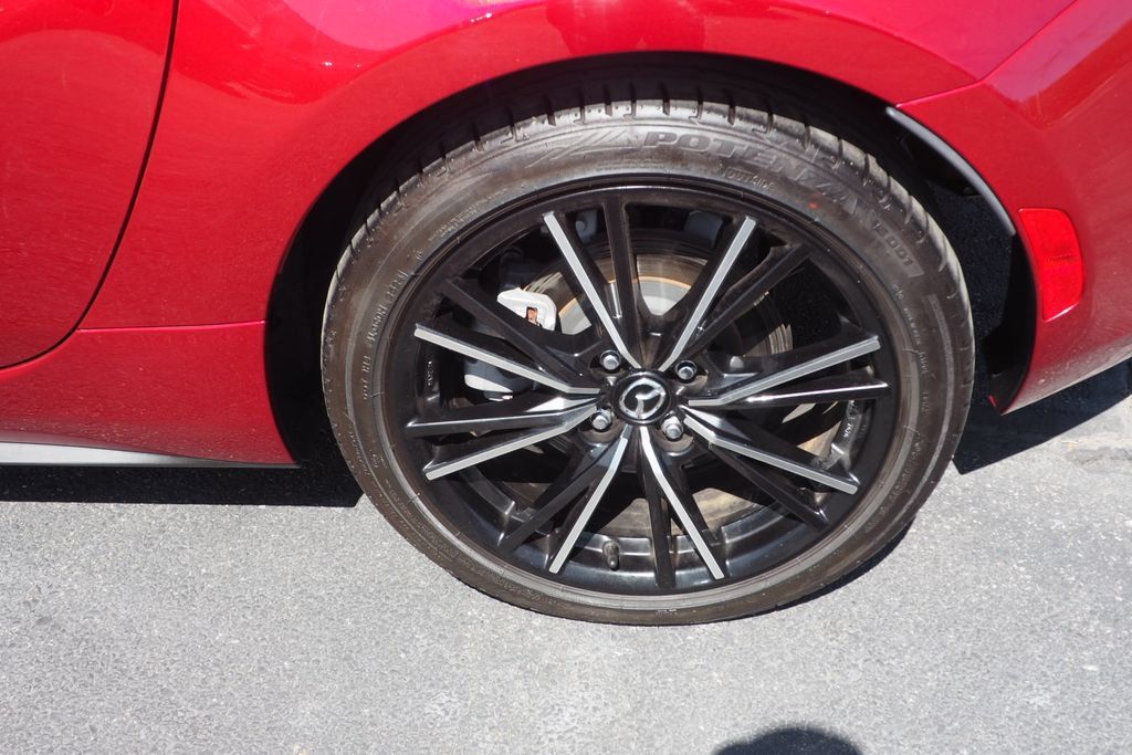 Used 2024 MAZDA MX-5 Miata RF Grand Touring w/ Weather Package RWD image 9