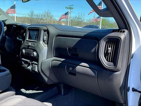 Used 2025 Chevrolet Silverado 2500 Custom w/ Custom Value Package AWD/4WD image 15