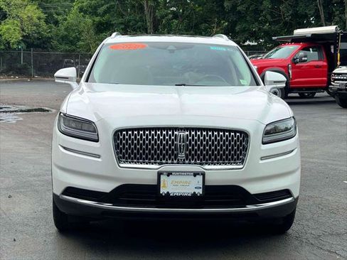 Used 2023 Lincoln Nautilus Reserve AWD/4WD image 2