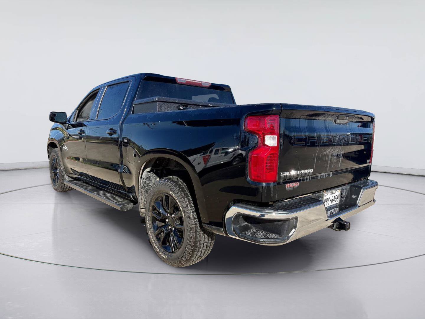 Used 2021 Chevrolet Silverado 1500 LT RWD image 3