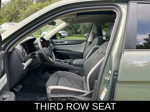 Used 2024 Volkswagen Atlas Peak Edition SEL image 9