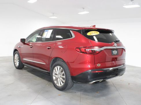 Used 2019 Buick Enclave Essence w/ LPO, Luxury Package image 7