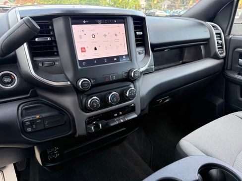 Used 2024 RAM 3500 Big Horn image 30