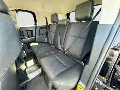 Used 2013 Toyota FJ Cruiser 4WD image 23