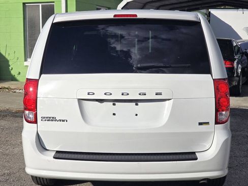 Used 2019 Dodge Grand Caravan SE FWD image 7