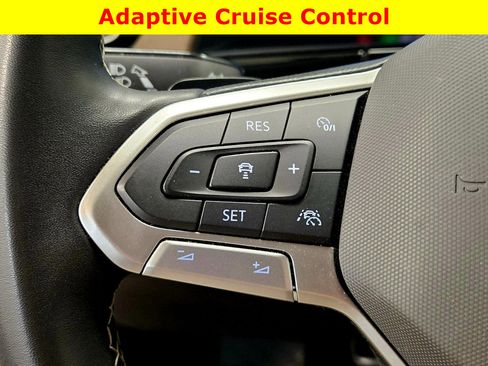 Used 2024 Volkswagen Atlas SE image 30