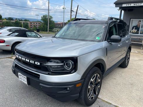 Used 2022 Ford Bronco Sport Outer Banks w/ Tech Package AWD/4WD image 2