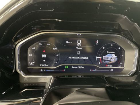 Used 2025 GMC Sierra 1500 SLE image 12