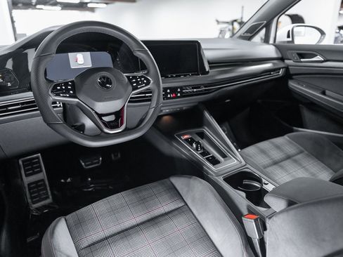 Used 2022 Volkswagen GTI SE image 38