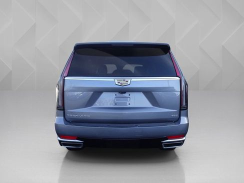 Used 2021 Cadillac Escalade Premium Luxury image 4