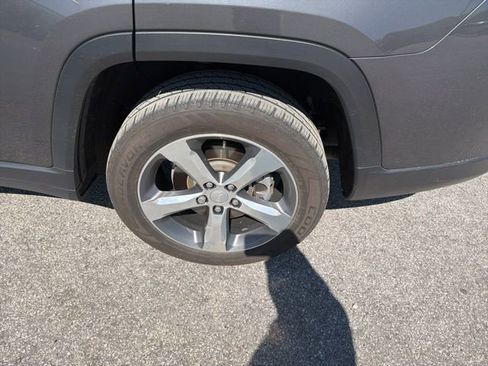 Used 2022 Jeep Grand Cherokee L Limited w/ Trailer Tow Group (B) image 6