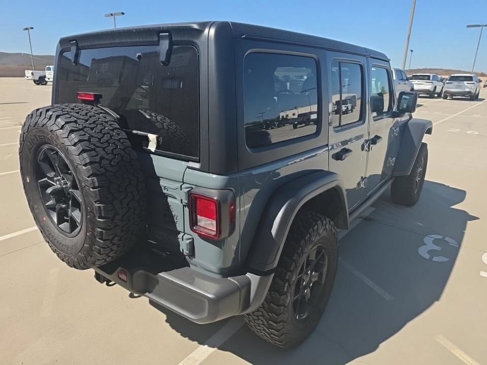 Used 2024 Jeep Wrangler Unlimited AWD/4WD image 3
