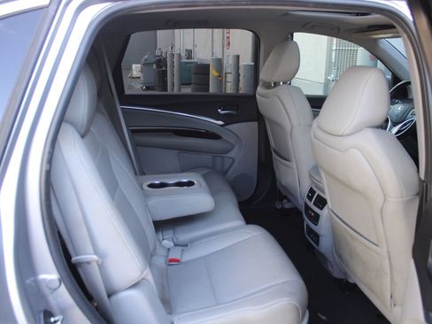 Used 2020 Acura MDX FWD image 16
