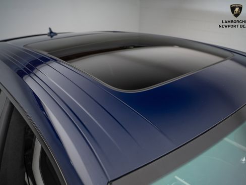 Used 2025 Lamborghini Urus SE image 5