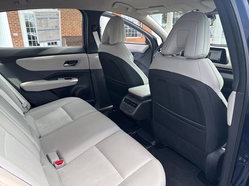 Used 2023 Nissan Ariya FWD image 51