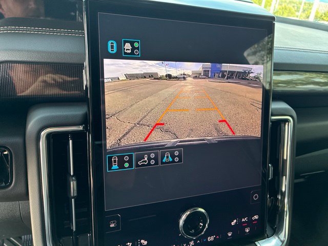 Used 2025 GMC Yukon Elevation w/ LPO, Elevation Black Package AWD/4WD image 11