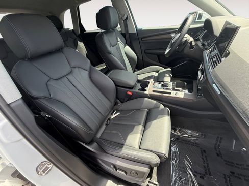 Used 2024 Audi Q5 2.0T Premium w/ Convenience Package image 19