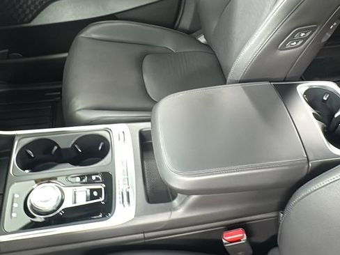 Used 2025 Kia Carnival SX Prestige image 35