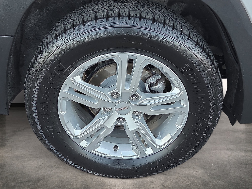 Used 2018 GMC Terrain SLE w/ Driver Convenience Package FWD image 7