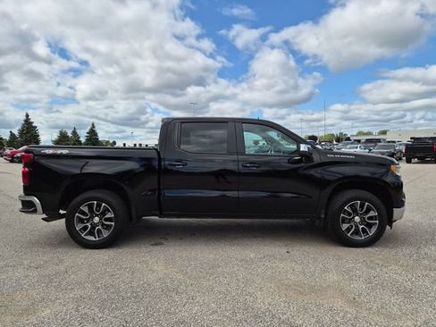 Used 2024 Chevrolet Silverado 1500 LT AWD/4WD image 5