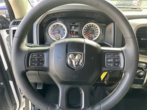 Certified 2019 RAM 1500 Classic SLT image 25