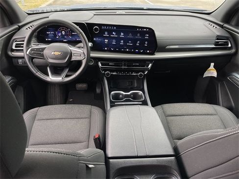 Used 2024 Chevrolet Traverse LT image 10