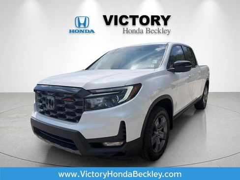 Used 2025 Honda Ridgeline TrailSport image 1