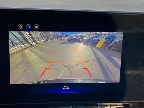 Used 2025 Chevrolet Equinox LT image 17