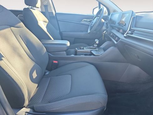 Used 2024 Kia Sportage LX image 15