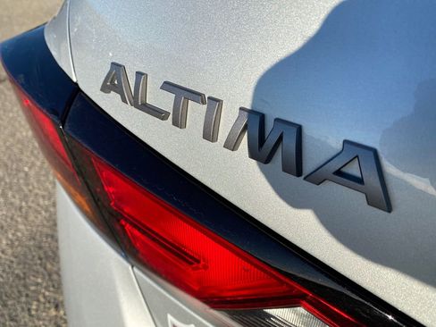 Used 2024 Nissan Altima 2.5 SV image 31