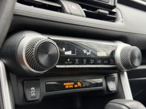 Used 2019 Toyota RAV4 LE image 24