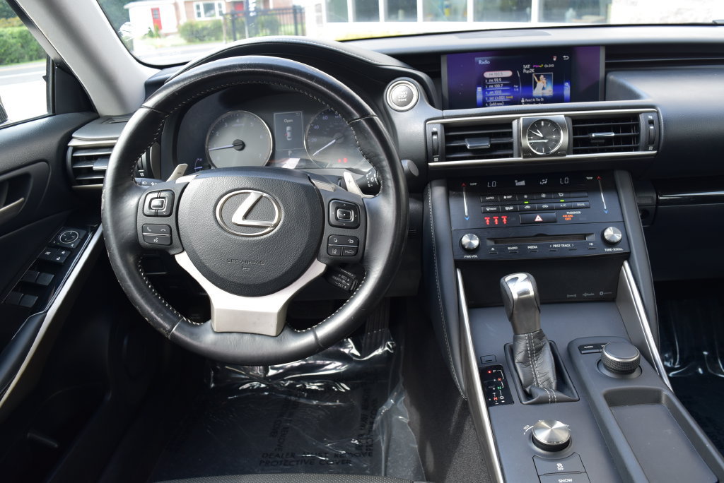 Used 2017 Lexus IS 200t RWD image 11
