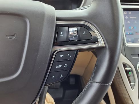 Used 2020 Lincoln Nautilus Reserve w/ Equipment Group 201A FWD image 17