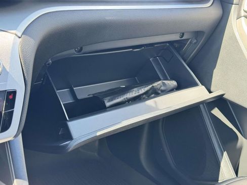 Used 2022 Ford Explorer XLT w/ Equipment Group 202A image 31