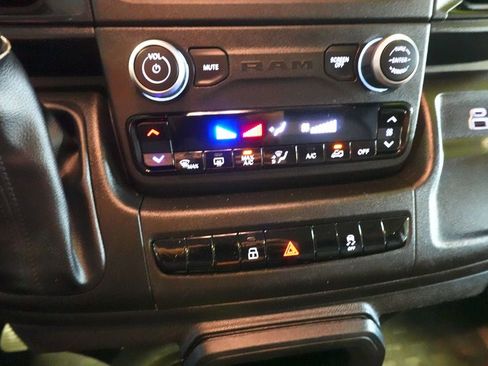Used 2025 RAM ProMaster 2500 w/ Convenience Group FWD image 13