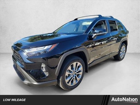 Used 2025 Toyota RAV4 XLE Premium image 1