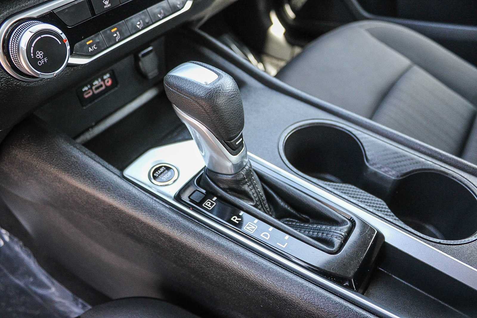 Used 2025 Nissan Altima 2.5 SV FWD image 19