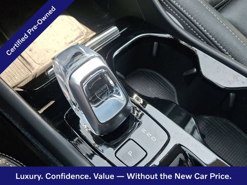 Certified 2024 Volvo XC40 B5 Plus w/ Protection Package Premier AWD/4WD image 16