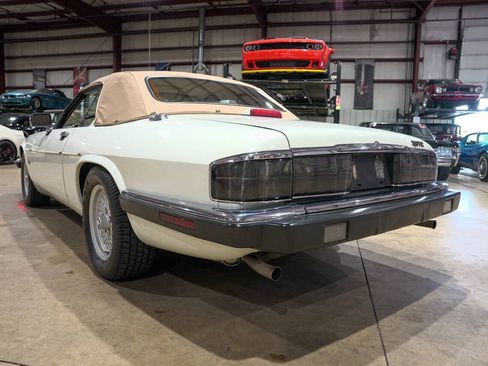 Used 1992 Jaguar XJS V12 Convertible RWD image 22