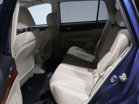 Used 2011 Subaru Outback 2.5i Limited image 19