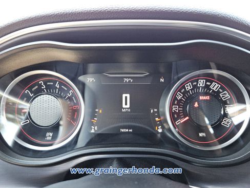 Used 2016 Dodge Challenger R/T Plus RWD image 20
