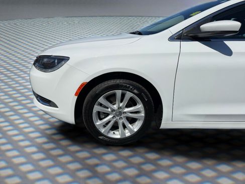 Used 2016 Chrysler 200 Limited FWD image 9