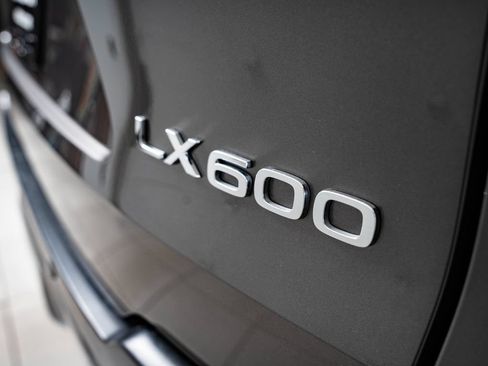 Used 2024 Lexus LX 600 4WD w/ Appearance Package image 16