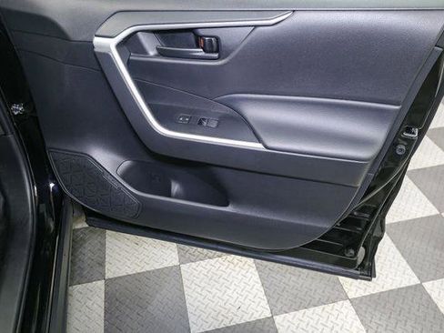 Used 2022 Toyota RAV4 LE image 20