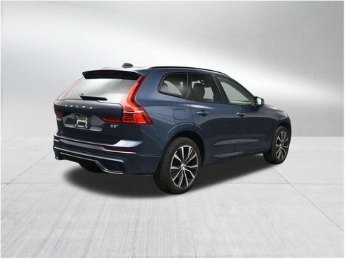 Used 2024 Volvo XC60 B5 Plus AWD/4WD image 5