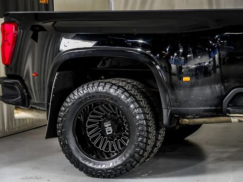 Used 2023 Chevrolet Silverado 3500 High Country w/ Technology Package AWD/4WD image 7