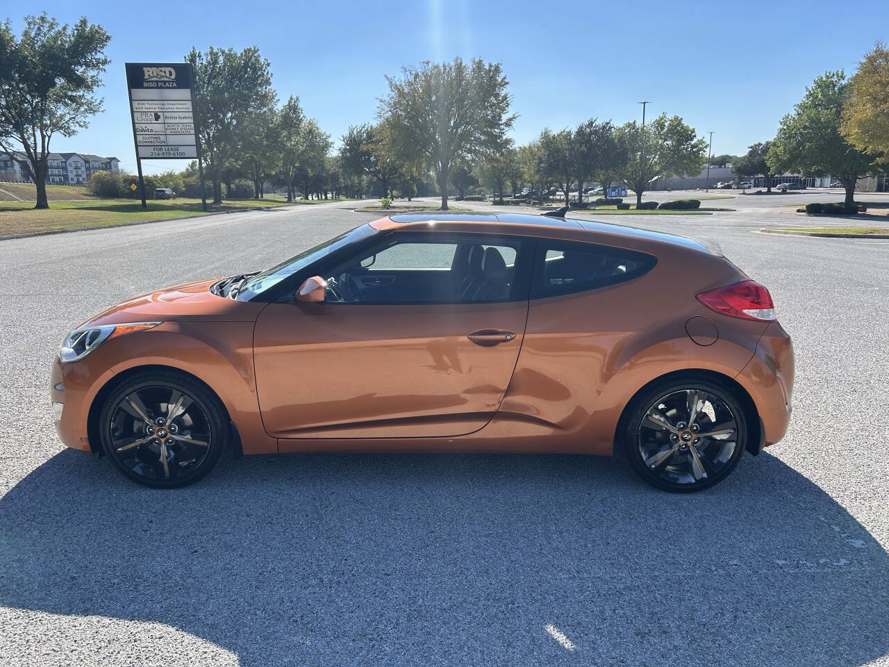 Used 2016 Hyundai Veloster w/ Option Group 02 FWD image 7