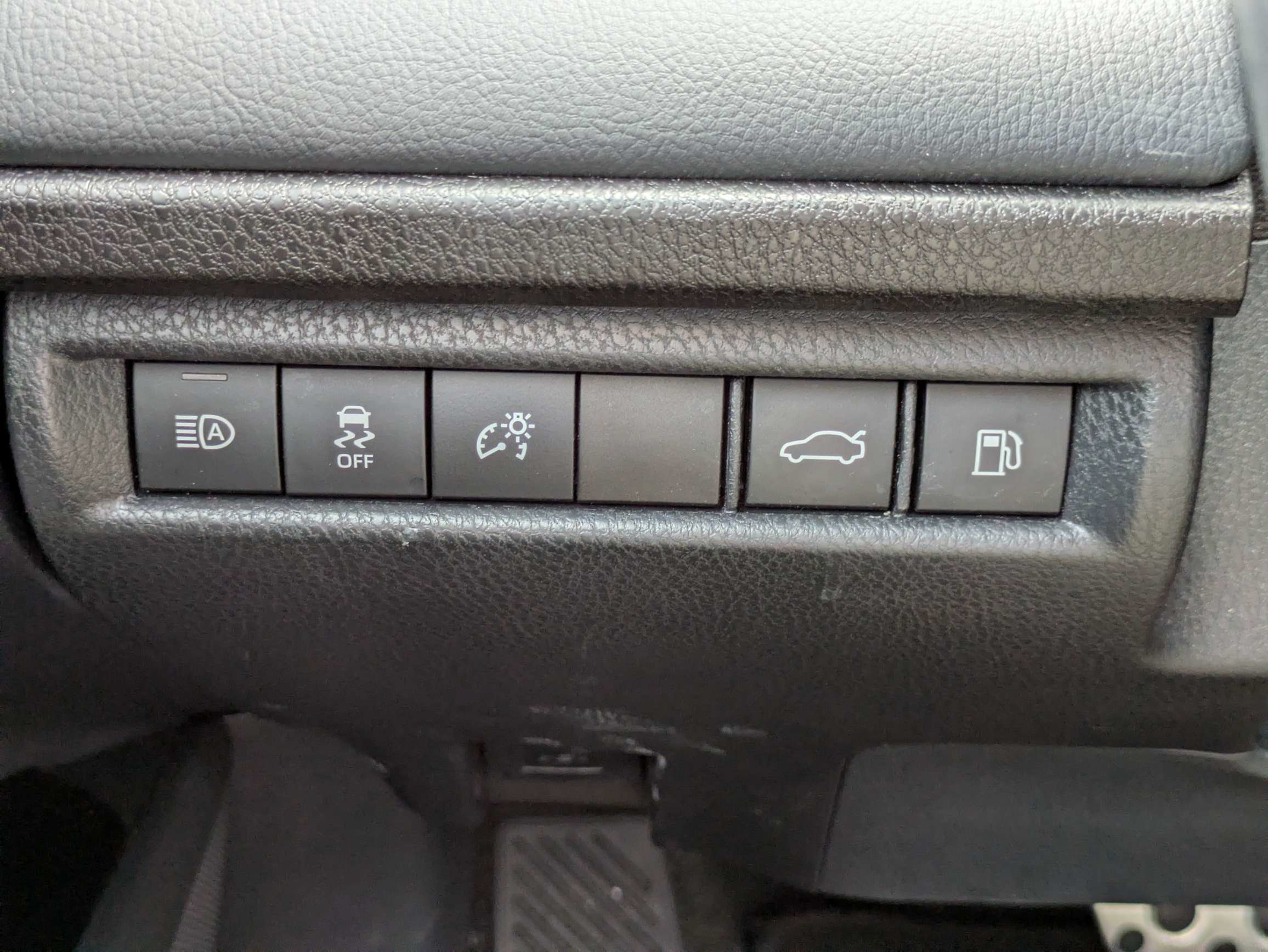 Used 2025 Toyota Camry XSE FWD image 35